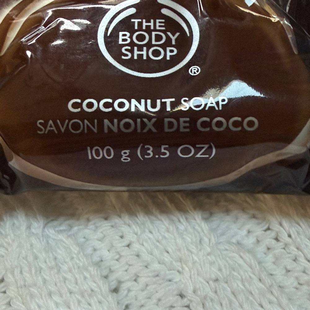 The Body Shop Coconut Soap 3.5 oz. - Picture 3 of 7